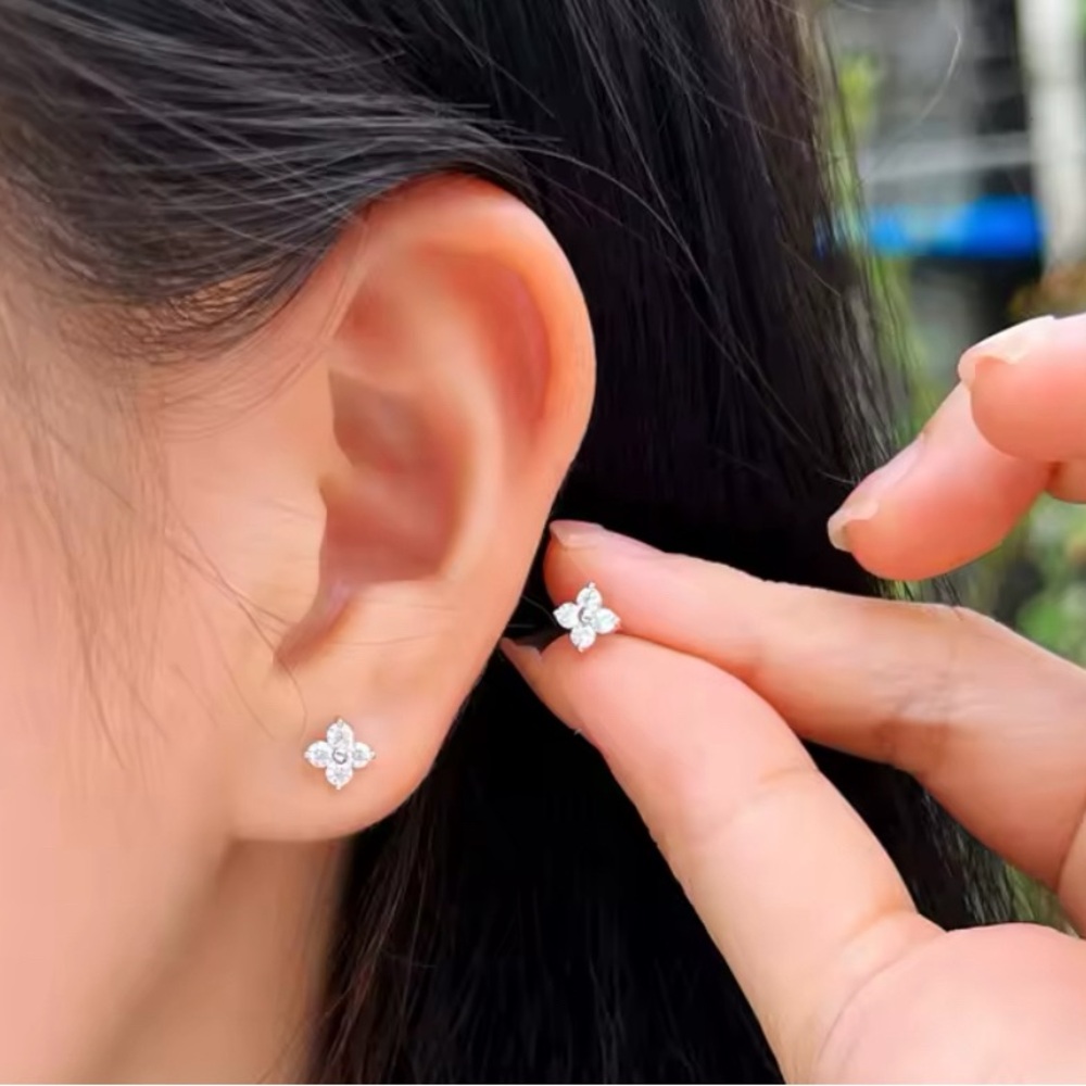 NWT 925 Sterling Silver Floral Faux Diamond Stud Earrings - Dainty & Chic